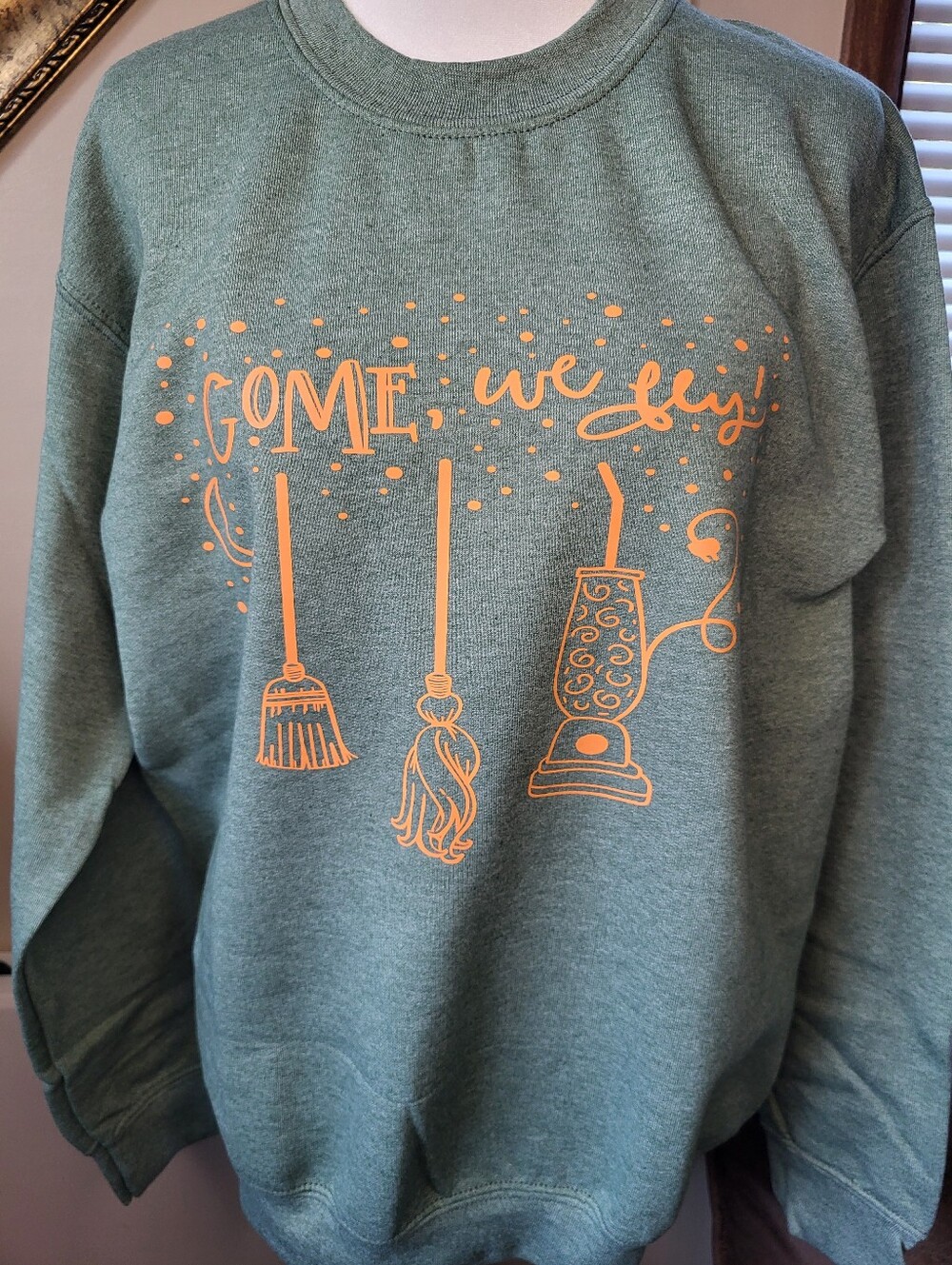 Woman's Crewneck